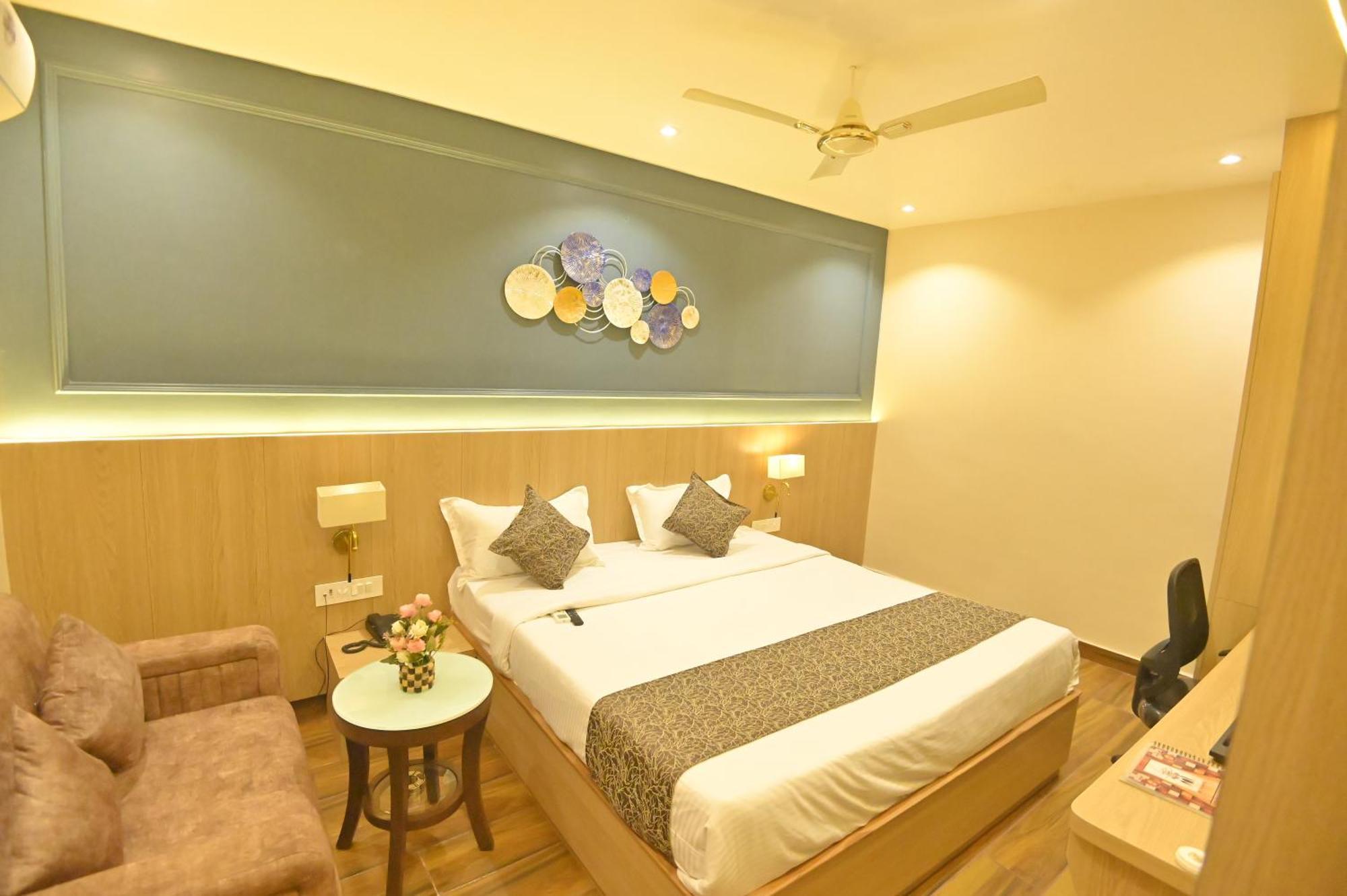 Hotel Jk Palace Prayagraj Bagian luar foto