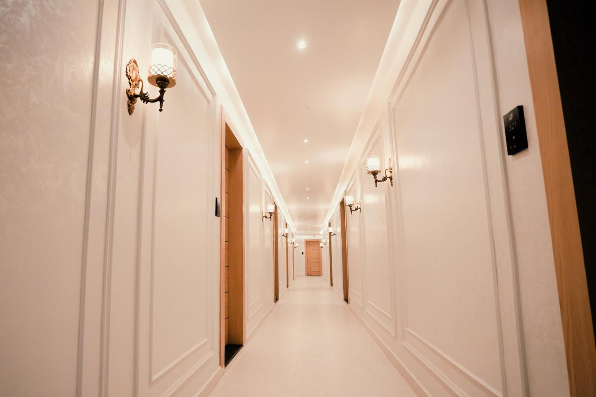 Hotel Jk Palace Prayagraj Bagian luar foto