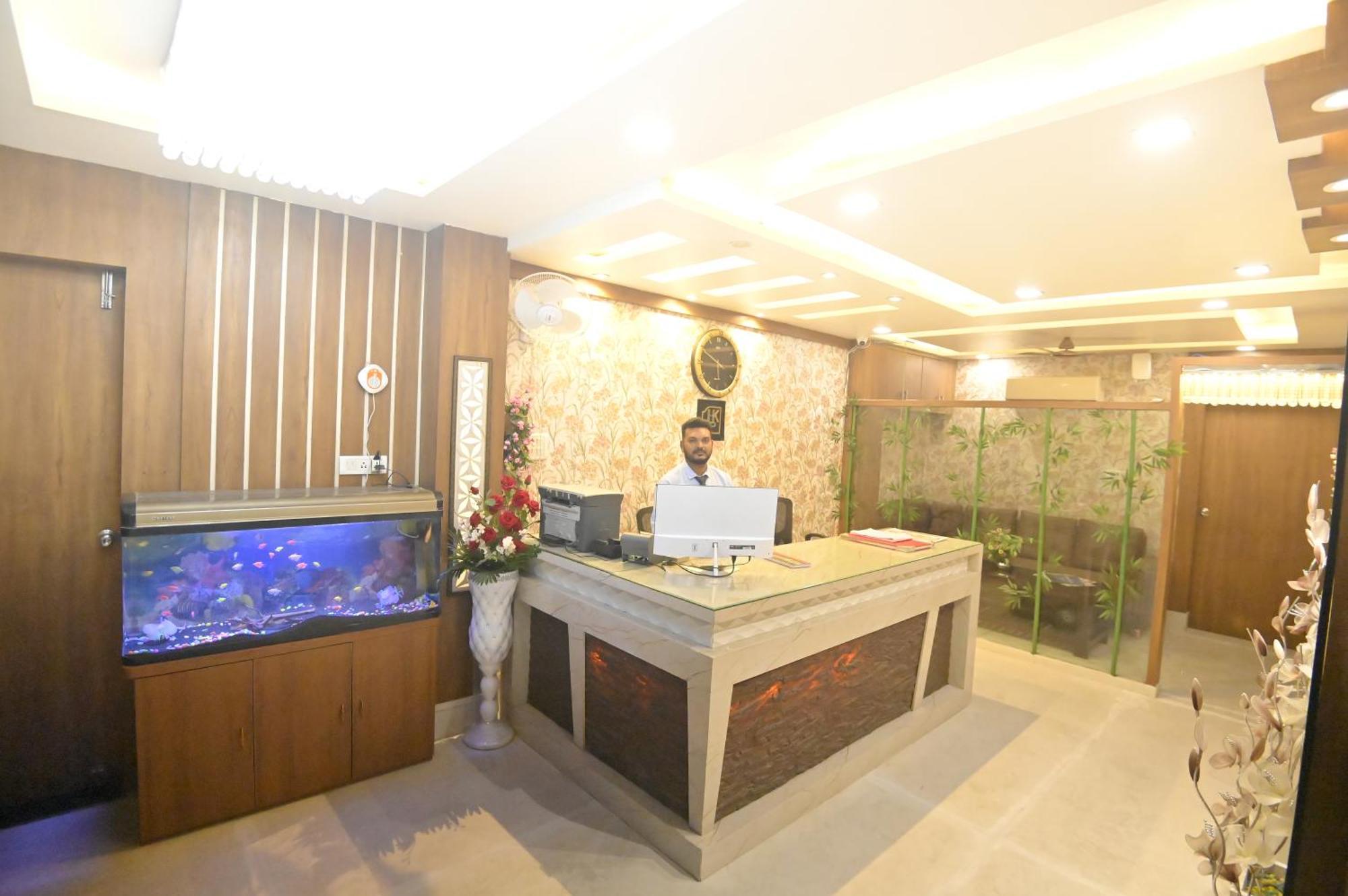 Hotel Jk Palace Prayagraj Bagian luar foto