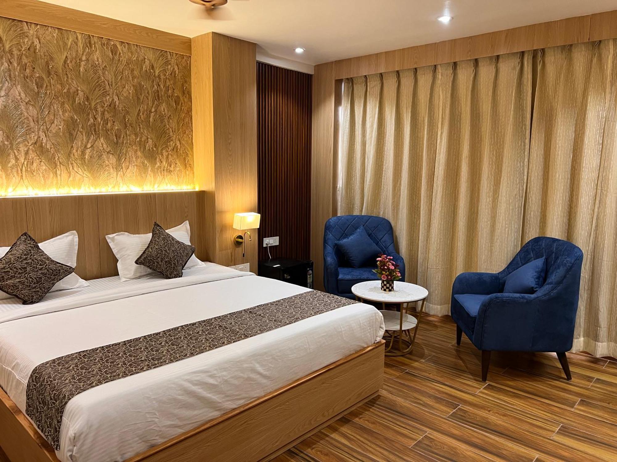 Hotel Jk Palace Prayagraj Bagian luar foto