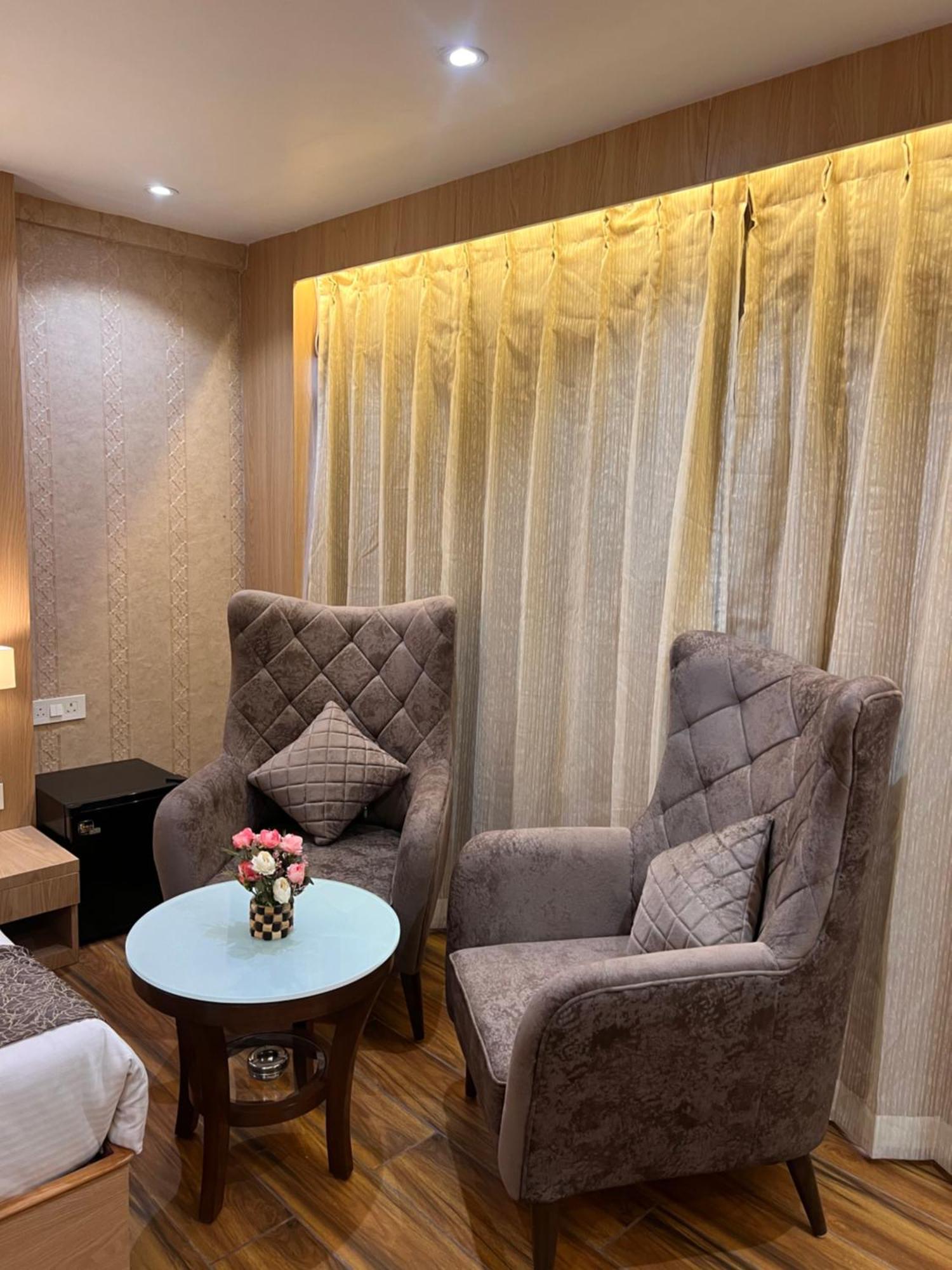Hotel Jk Palace Prayagraj Bagian luar foto