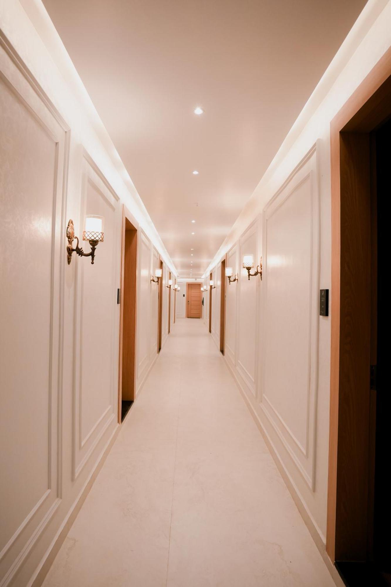 Hotel Jk Palace Prayagraj Bagian luar foto