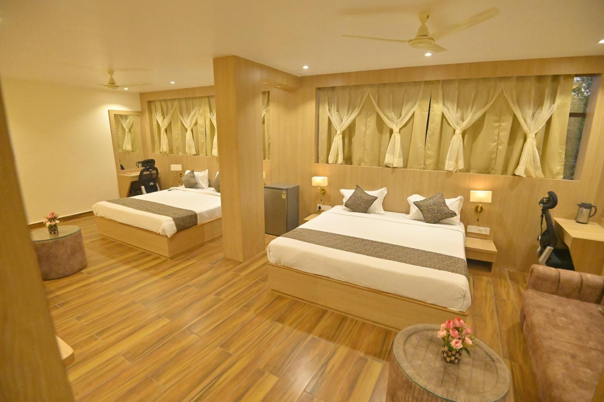 Hotel Jk Palace Prayagraj Bagian luar foto