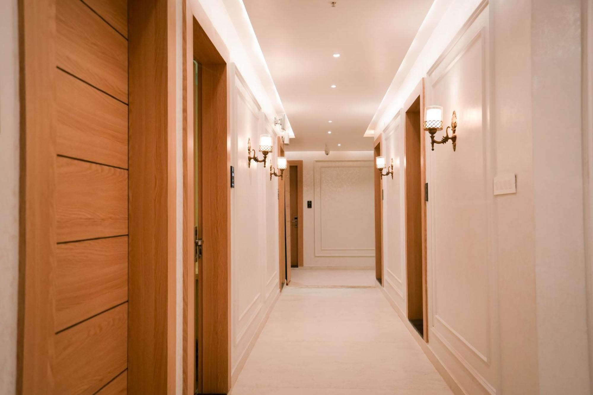 Hotel Jk Palace Prayagraj Bagian luar foto