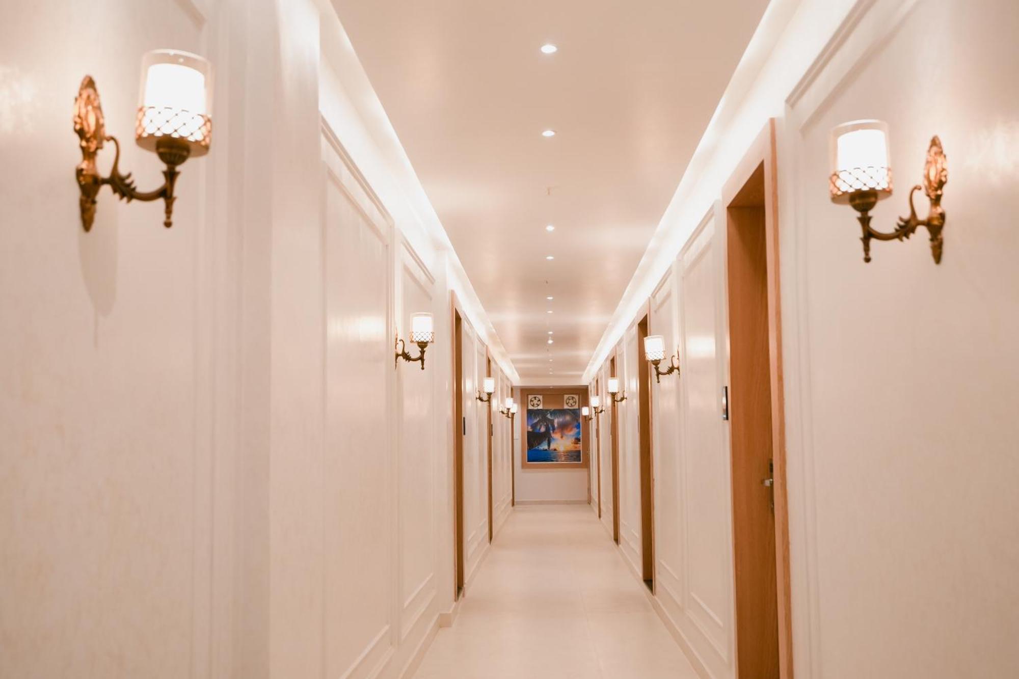 Hotel Jk Palace Prayagraj Bagian luar foto
